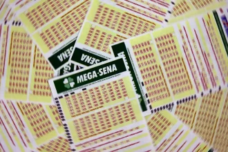 mega-sena-acumula-e-premio-vai-a-r$-30-milhoes