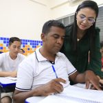 governo-abre-selecao-para-contratar-professores-voluntarios-com-bolsas-de-r$-1,2-mil;-veja-como-participar