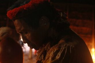 cinema-deve-olhar-para-violacoes-a-indigenas-na-ditadura,-diz-diretora