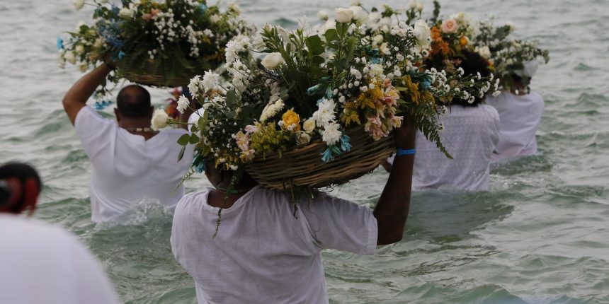 mais-de-25-mil-pessoas-sao-esperadas-no-dia-de-iemanja-no-arpoador