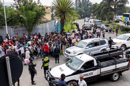 diversas-embaixadas,-dentre-elas-a-do-brasil,-sao-atacadas-no-congo