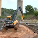 destrocos-comecam-a-ser-retirados-apos-implosao-da-ponte-entre-tocantins-e-maranhao