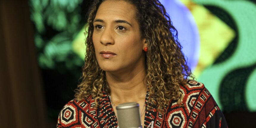 ministra-da-igualdade-racial-desfilara-na-unidos-de-padre-miguel