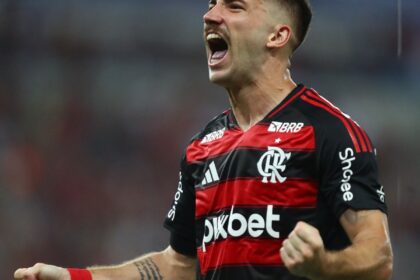 flamengo-derrota-botafogo-e-assume-lideranca-do-carioca