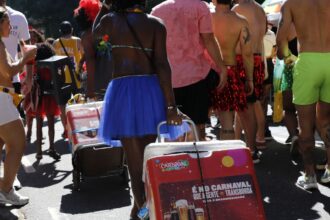 mpf-pede-que-prefeitura-do-rio-mude-regras-para-ambulantes-no-carnaval