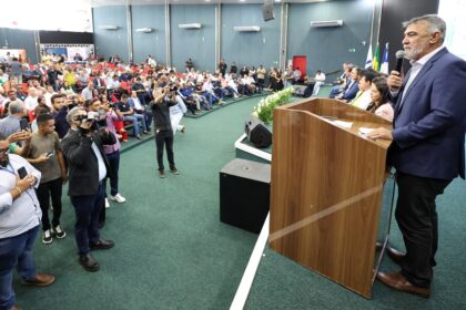 parlamentares-prestigiam-encontro-de-prefeitos-tocantinenses