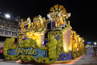 carnaval-carioca-comeca-com-desfile-da-serie-ouro-e-22-blocos-de-rua