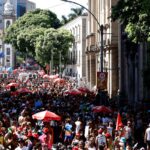 bola-preta-aposta-na-tradicao-em-desfile-no-dia-do-aniversario-do-rio