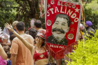 poema-charada-convida-folioes-para-cortejo-de-carnaval-em-brasilia