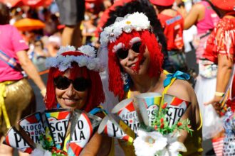 carnaval-2025:-confira-os-blocos-de-rua-do-rio-neste-domingo