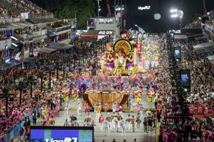 oito-escolas-fecham-serie-ouro-no-sambodromo-do-rio