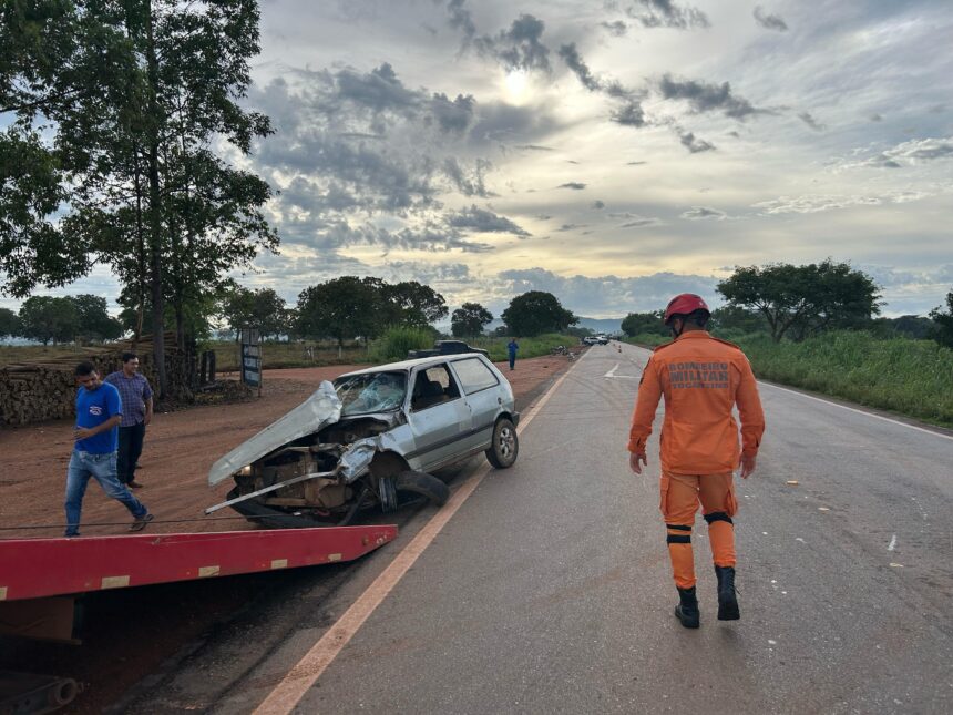 duas-pessoas-ficam-feridas-apos-acidente-entre-moto-e-carro-na-to-080