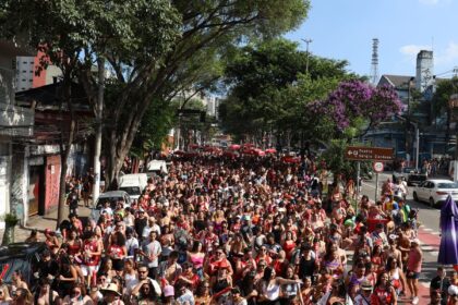 carnaval-de-sp-tem-mais-de-3,6-mil-furtos-e-roubos-de-celulares