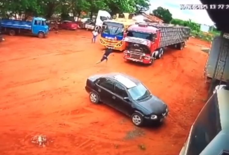 homem-e-baleado-em-patio-de-oficina-apos-discussao-no-transito