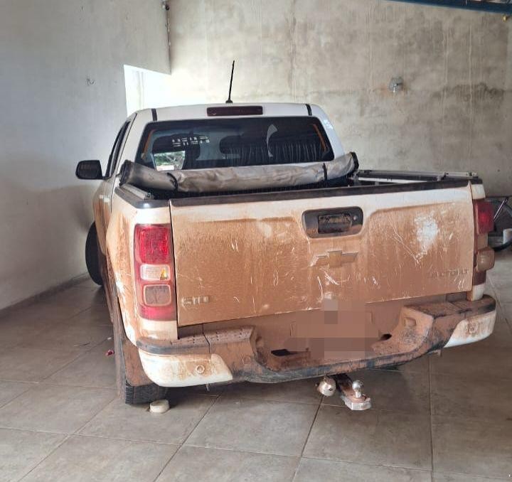 tres-homens-sao-presos-suspeitos-por-sequencia-de-furtos-e-roubo-de-caminhonete-em-zona-rural