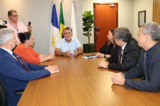 amelio-cayres-recebe-presidente-do-tj-to-e-destaca-relacao-institucional-entre-os-poderes