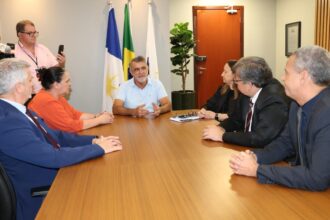 amelio-cayres-recebe-presidente-do-tj-to-e-destaca-relacao-institucional-entre-os-poderes