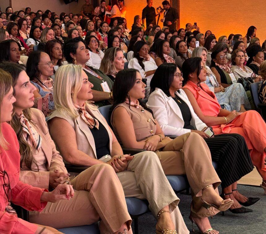 esposa-do-presidente-da-aleto-prestigia-encontro-de-liderancas-femininas-do-tocantins