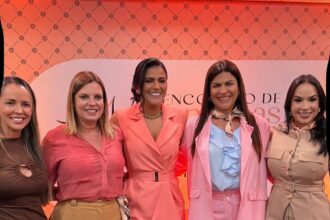 claudia-lelis-destaca-forca-feminina-no-1o-encontro-de-primeiras-damas-e-liderancas-femininas