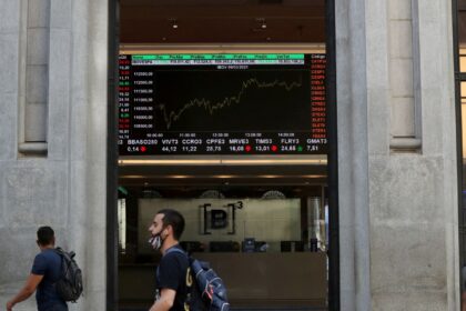 bolsa-sobe-2,64%-e-atinge-maior-nivel-desde-dezembro