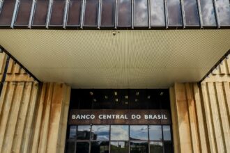 mercado-reduz-estimativas-para-crescimento-da-economia-e-inflacao