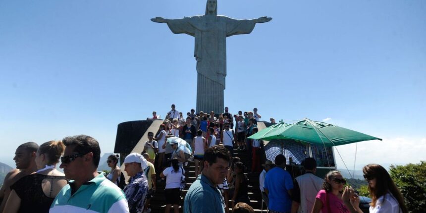 cristo-redentor-reabre-ao-publico-depois-de-morte-de-turista