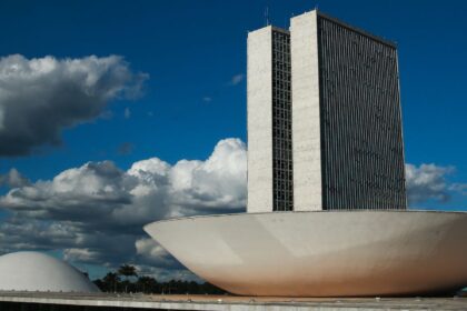 votacao-do-orcamento-de-2025-em-comissao-e-adiada-para-sexta-feira