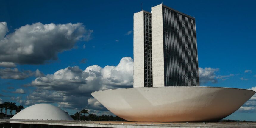 votacao-do-orcamento-de-2025-em-comissao-e-adiada-para-sexta-feira