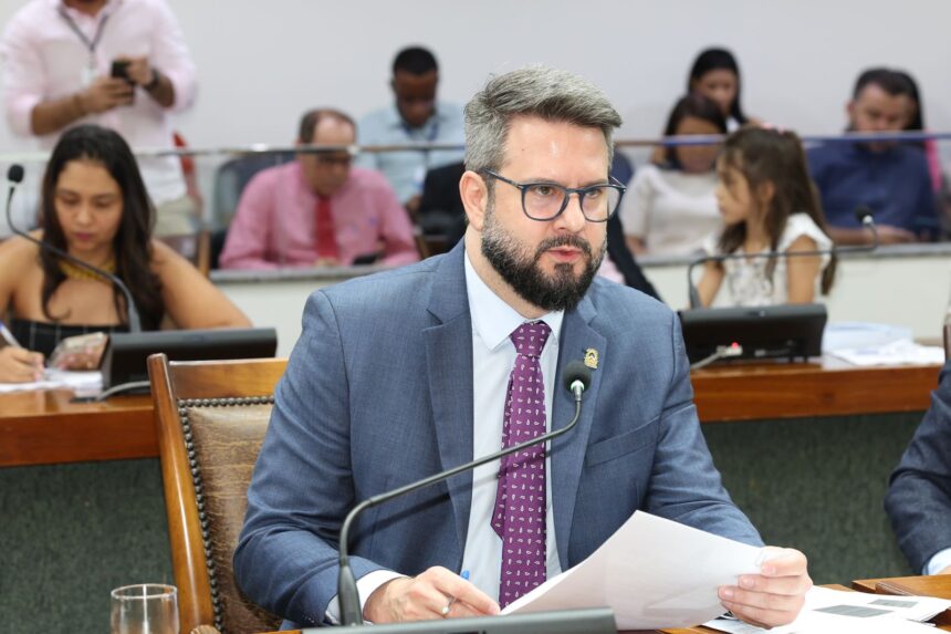 deputado-mantoan-assume-relatoria-e-vota-pela-aprovacao-do-pccr-da-saude