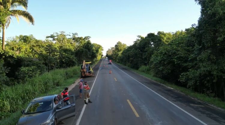 trecho-da-br-153-passa-por-recuperacao-do-acostamento-e-segue-com-transito-‘pare-e-siga’