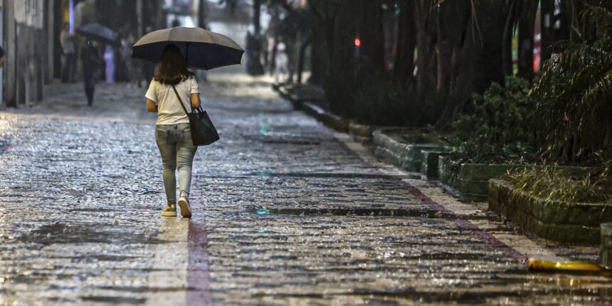 defesa-civil-envia-alerta-severo-de-chuva-para-a-capital-paulista