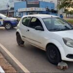 corpo-de-homem-e-encontrado-dentro-de-carro-ligado-parado-em-avenida-de-araguaina