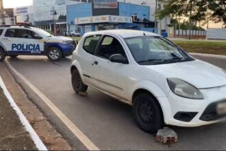 corpo-de-homem-e-encontrado-dentro-de-carro-ligado-parado-em-avenida-de-araguaina