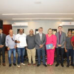 amelio-cayres-homenageia-comunicadores-do-bico-do-papagaio