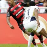 flamengo-empata-com-ldu-e-se-complica-na-libertadores