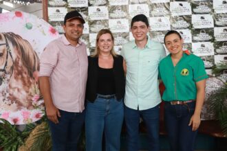 em-divinopolis,-deputada-claudia-lelis-prestigia-cavalgada-e-anuncia-emenda-para-cirurgias-eletivas