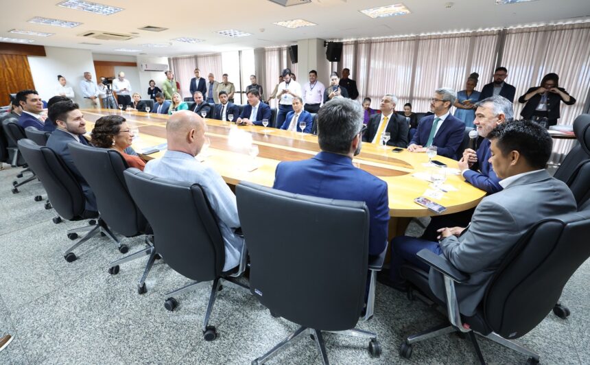 assembleia-legislativa-empossa-tres-procuradores-aprovados-em-concurso-publico