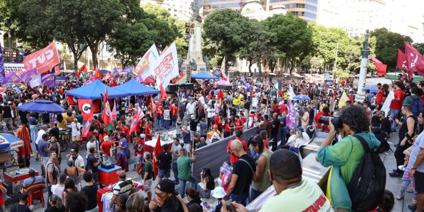 fim-da-escala-6×1-une-movimentos-no-ato-de-1o-de-maio-no-rio