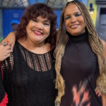 simone-mazzer-canta-classicos-de-nelson-cavaquinho-no-samba-na-gamboa