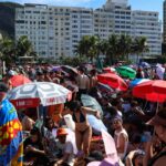 fas-de-lady-gaga-acampam-nas-areias-de-copacabana-para-ver-show