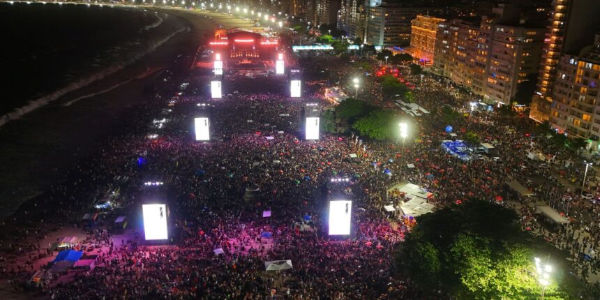 show-de-lady-gaga-leva-2,1-milhoes-de-pessoas-para-copacabana