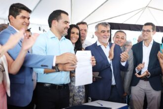 deputados-participam-da-assinatura-da-ordem-de-servico-para-construcao-do-hospital-da-mulher