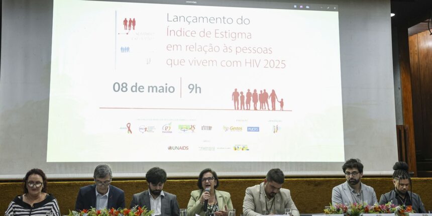 discriminacao-atinge 52,9%-das-pessoas-com-hiv/aids,-mostra-pesquisa