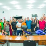 deputado-dr.-danilo-alencar-faz-doacao-de-motocicleta-para-associacao-comercial-de-caseara