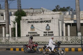 paquistao-diz-que-tres-bases-aereas-foram-alvo-de-misseis-indianos