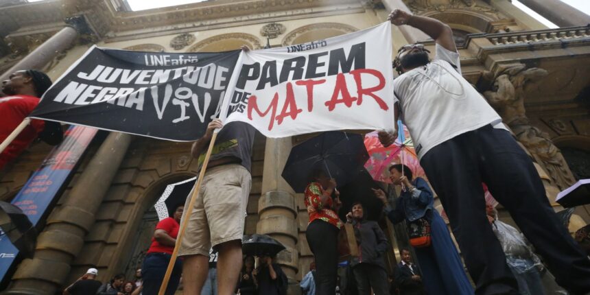 risco-de-negro-ser-vitima-de-homicidio-e-2,7-vezes-maior-no-brasil