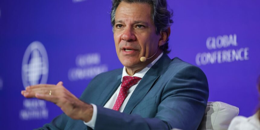 haddad:-eua-devem-olhar-com-mais-generosidade-para-a-america-latina