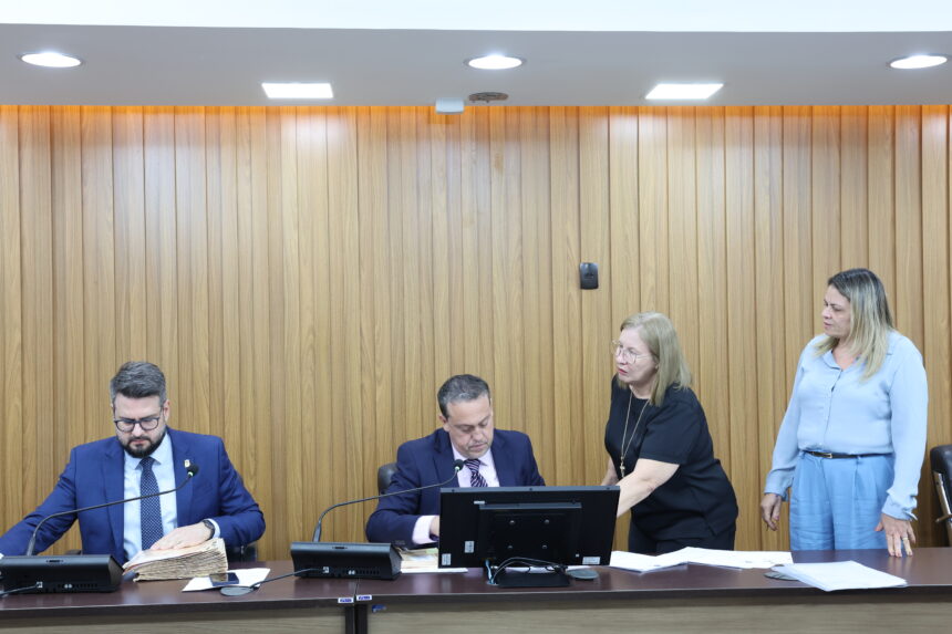 deputado-dr.-danilo-alencar-conduz-reuniao-da-comissao-de-saude-com-votacao-de-20-pautas