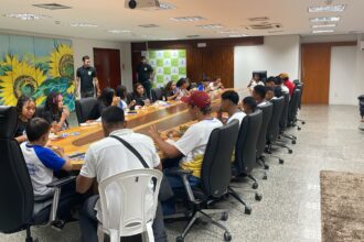 educacao-legislativa:-estudantes-de-formoso-do-araguaia-fazem-visita-guiada-a-assembleia