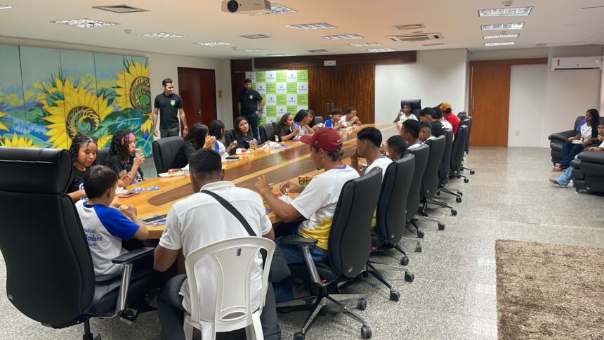 educacao-legislativa:-estudantes-de-formoso-do-araguaia-fazem-visita-guiada-a-assembleia